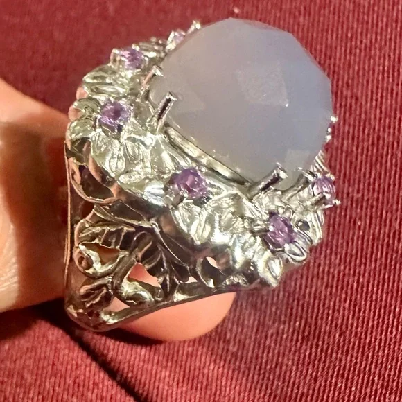 Elegant Sterling Silver stamped 925 and Purple Gemstone Ring - Picture 6 of 12